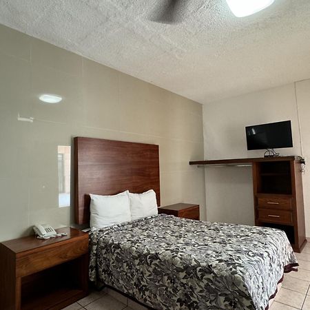 Hotel Las Fuentes Лагос де Морено Екстериор снимка