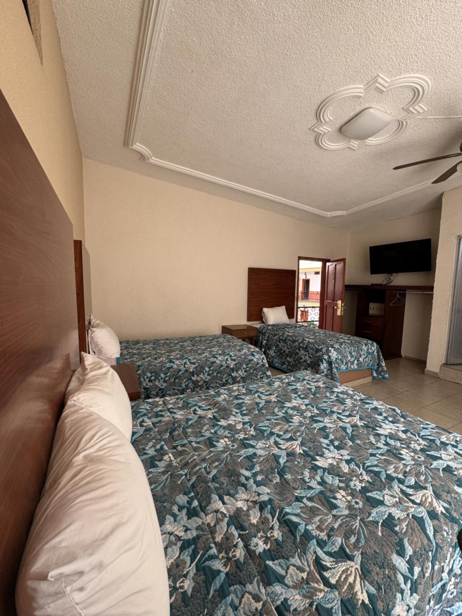 Hotel Las Fuentes Лагос де Морено Екстериор снимка