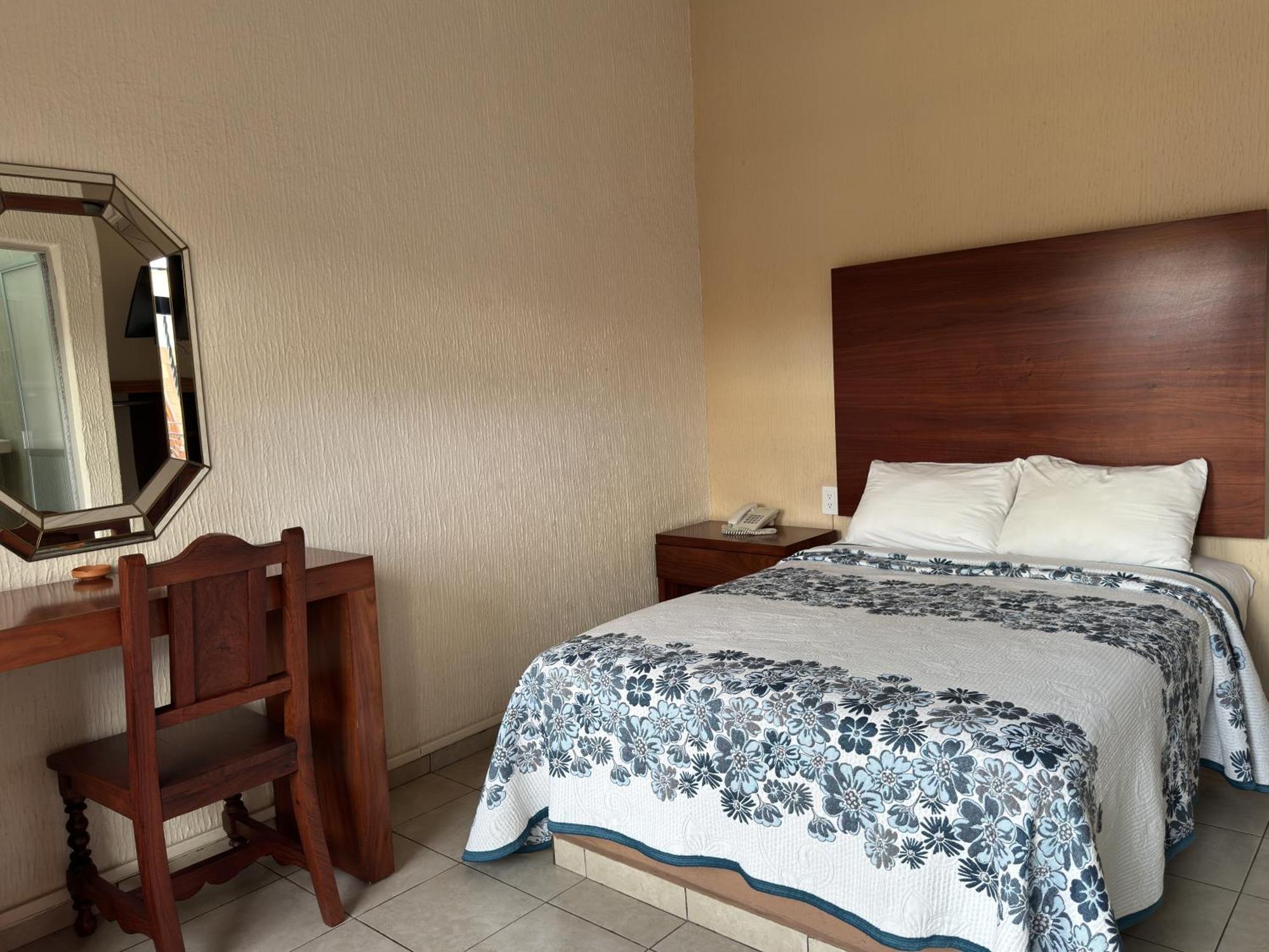 Hotel Las Fuentes Лагос де Морено Екстериор снимка